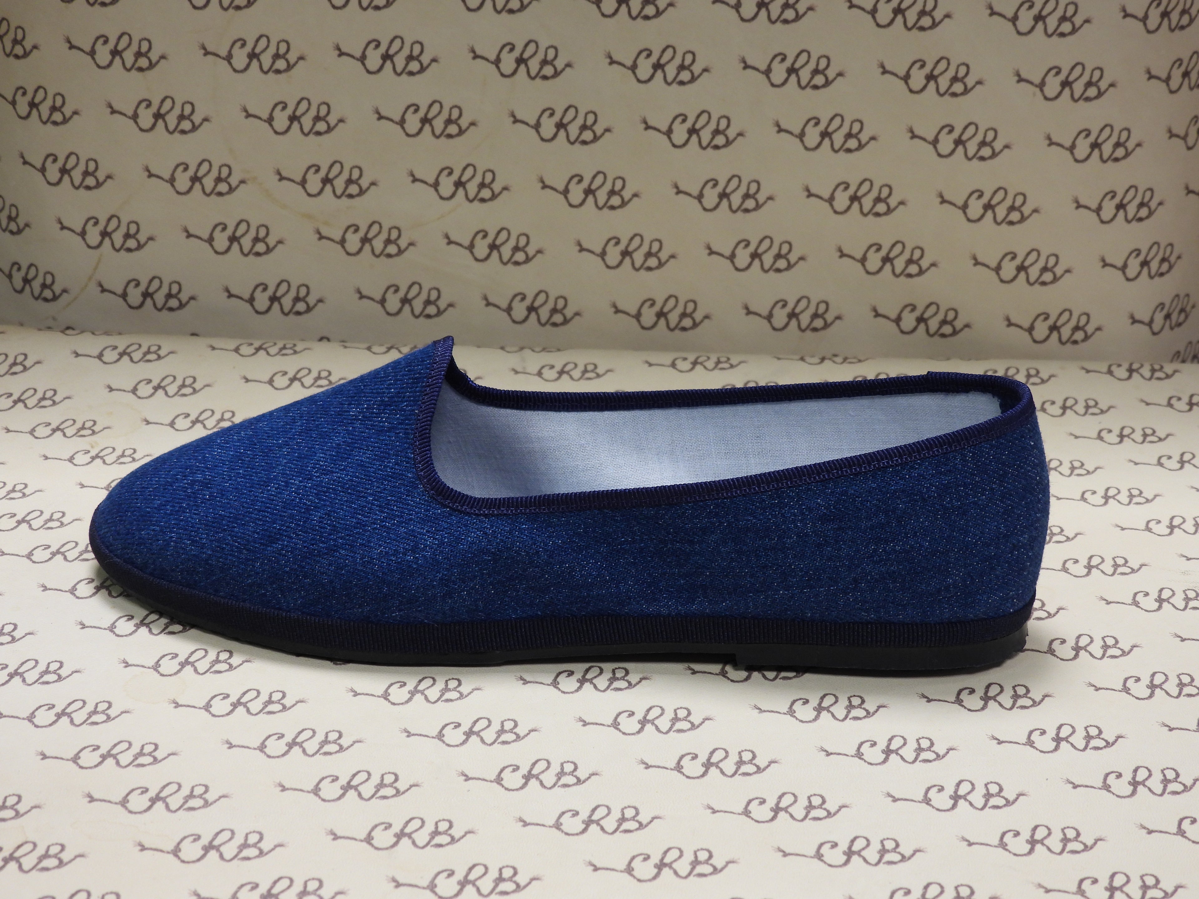 Friulana in jeans con gros blu e fodera bianca