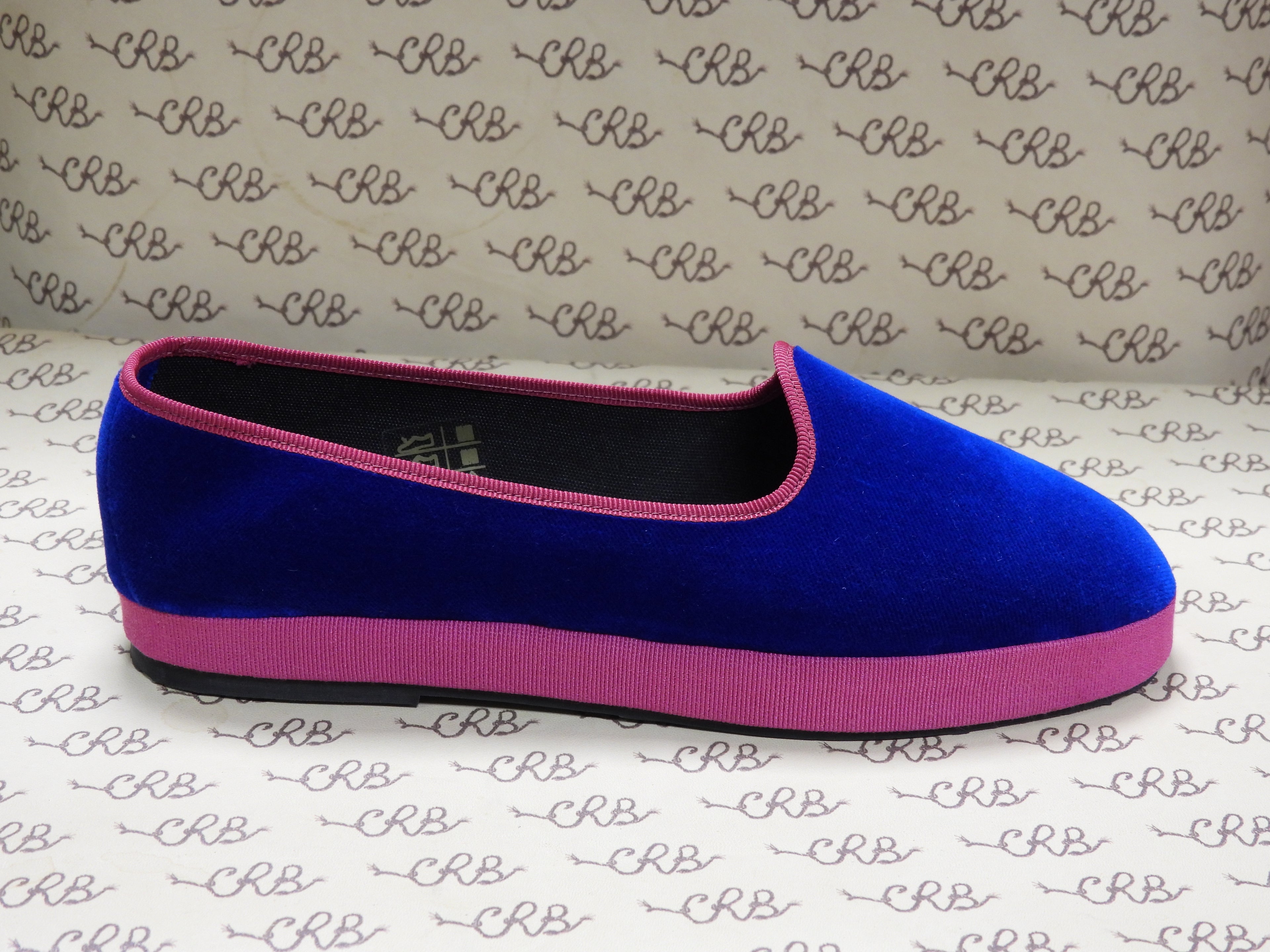 Friulana in velluto cotone blu con gros fucsia, plateau fucsia e fodera nera