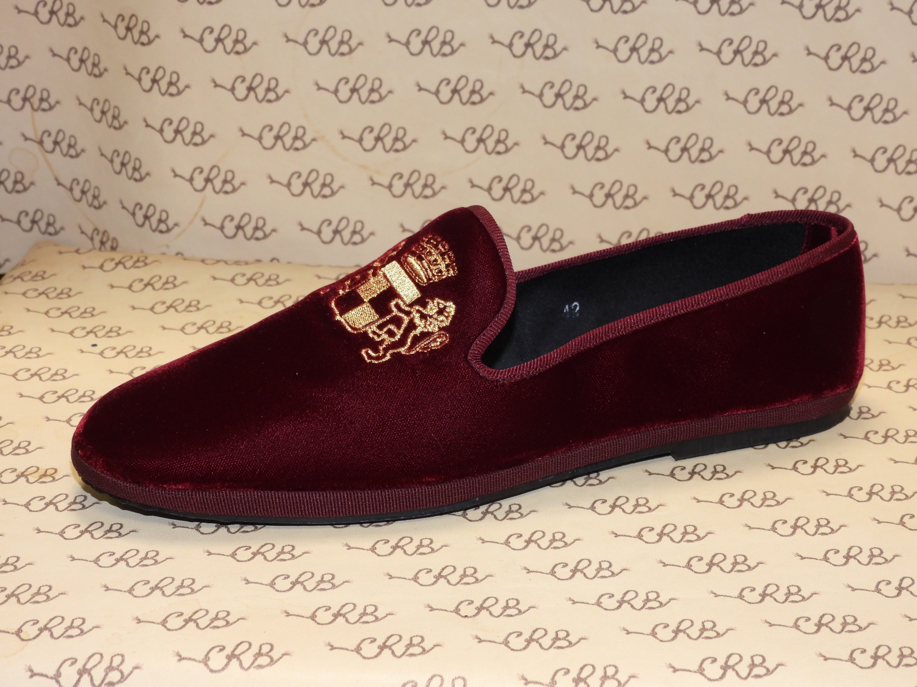 Friulana in velluto cotone bordeaux con gros bordeaux, ricamo oro e fodera nera