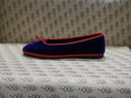 Ballerina in velluto cotone viola con gros e fiocchetto rosso e fodera nera