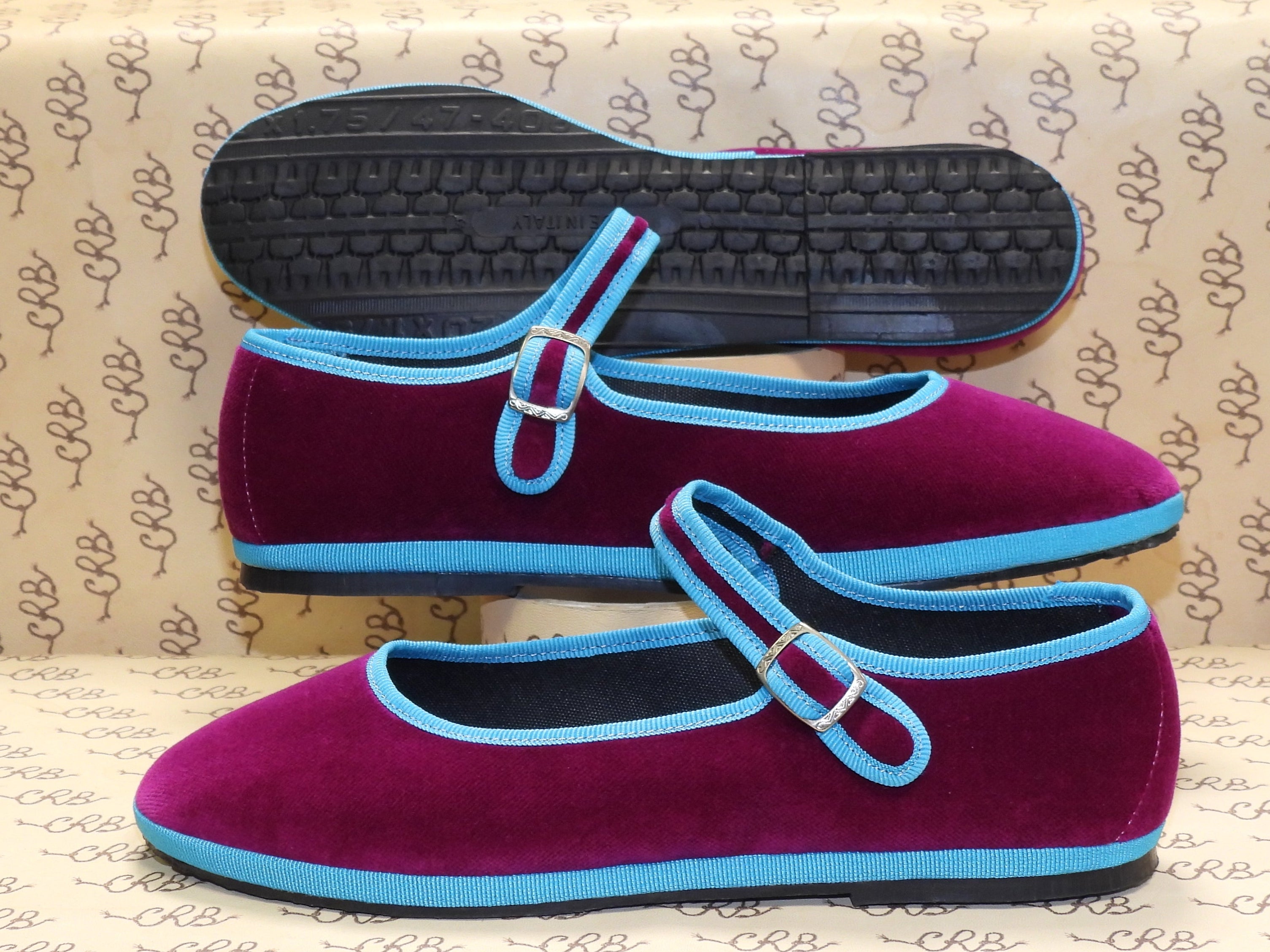 Mary Jane in velluto cotone fucsia con gros azzurro e fodera nera